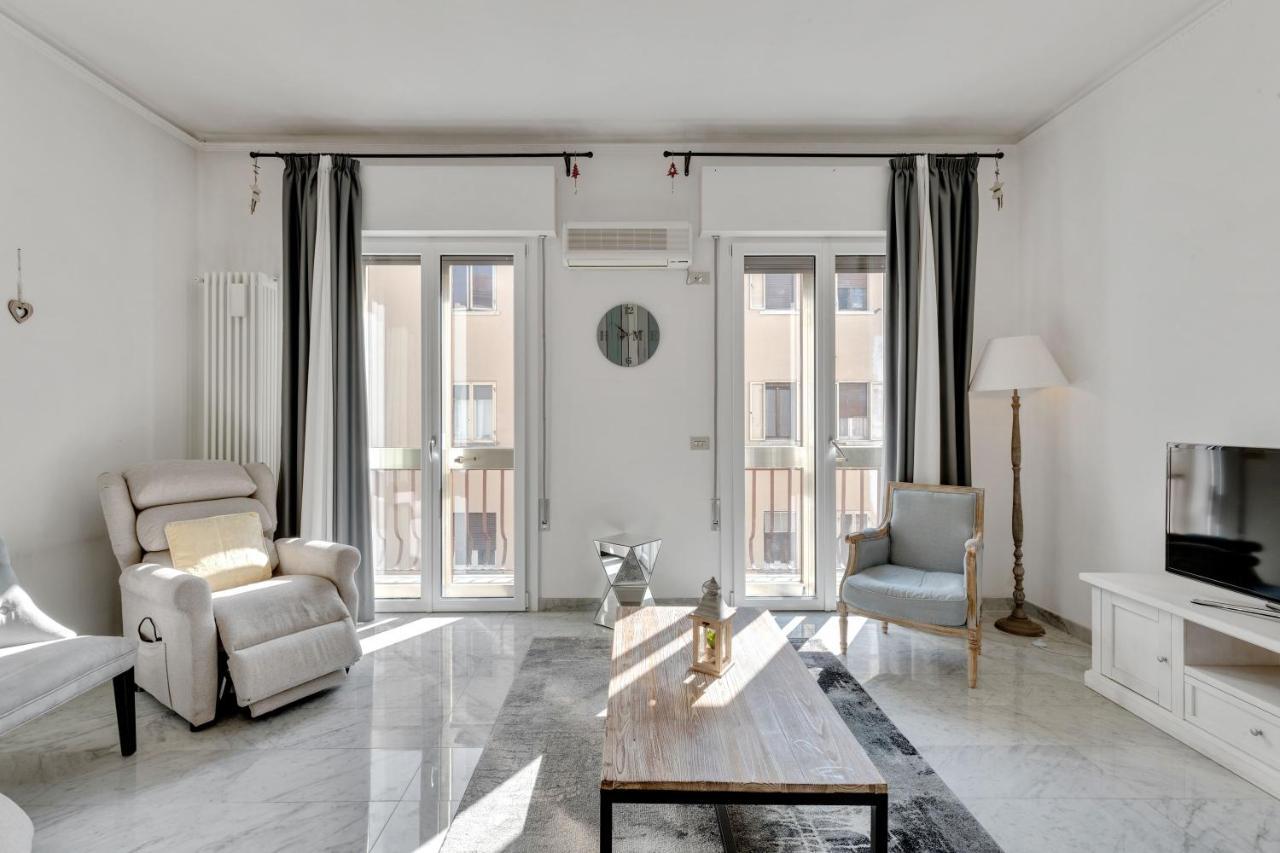 Elegant Blue Apartment Віченца Екстер'єр фото