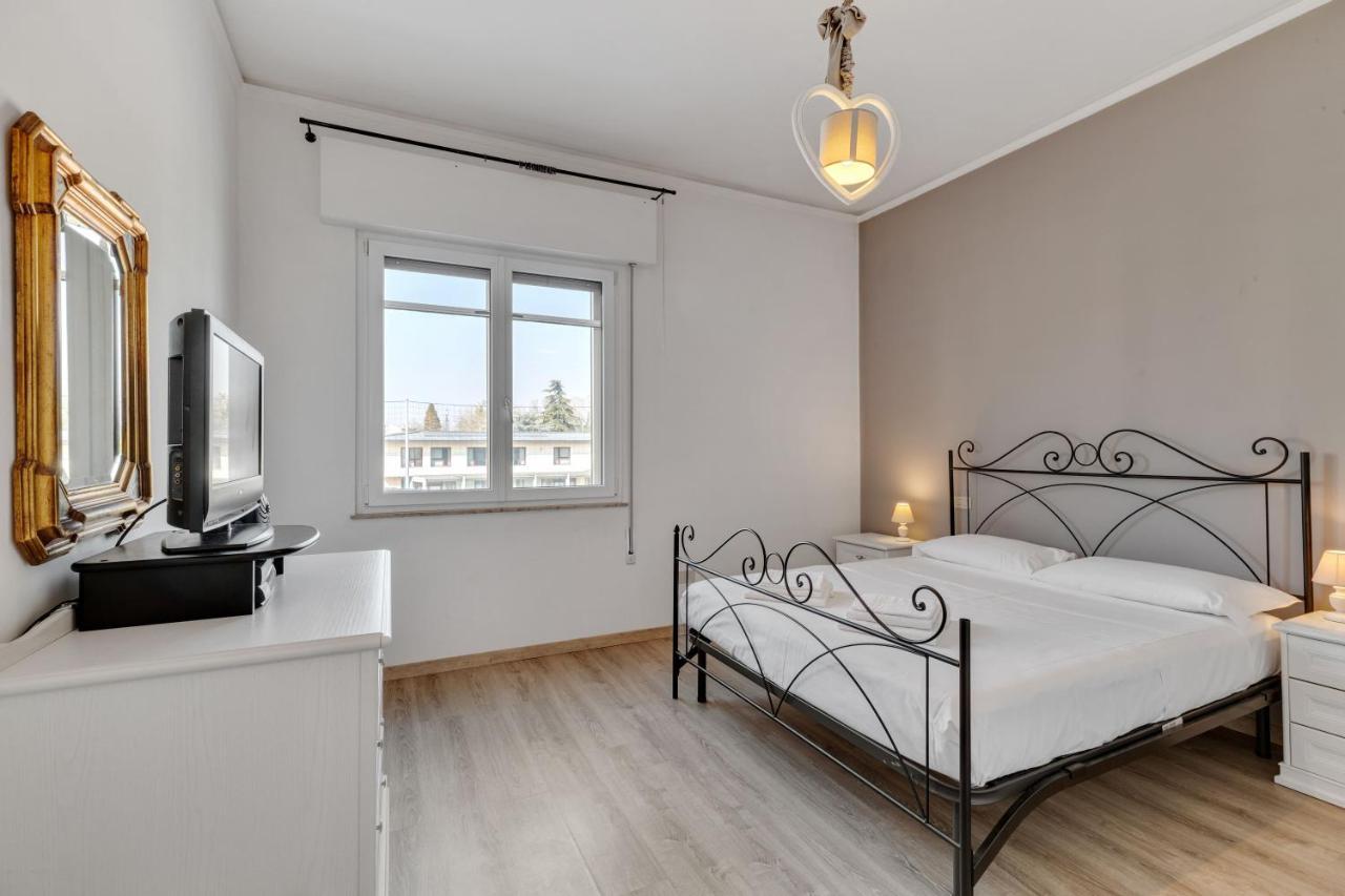 Elegant Blue Apartment Віченца Екстер'єр фото
